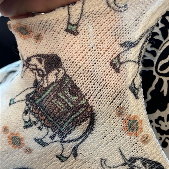 Pretty flowy blouse - Picture 3 of 4